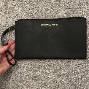 Michael kors envelop clutch